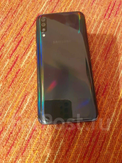 Samsung Galaxy A70. �/�, 128 ��, �����, 4G LTE, NFC ����