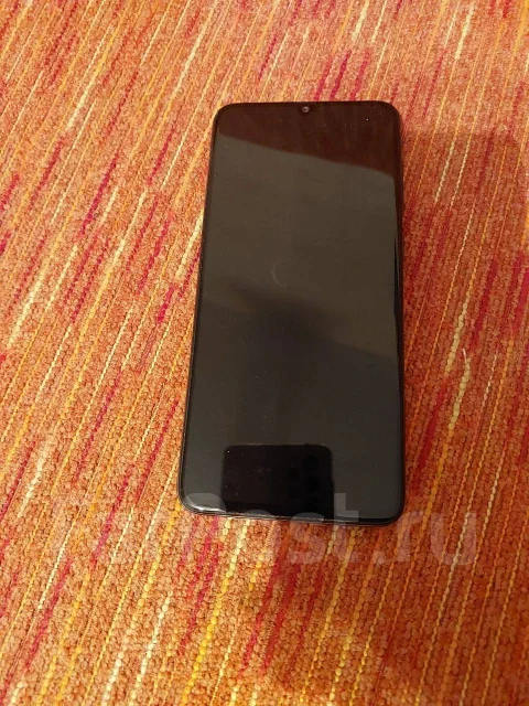 Samsung Galaxy A70. �/�, 128 ��, �����, 4G LTE, NFC ����