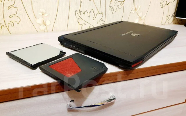Acer Predator Triton 17 X. 17", ��� 32 ��, ���� 1 000���, WiFi: 1, Bluetooth: 1, ����������� �� 4��. ����