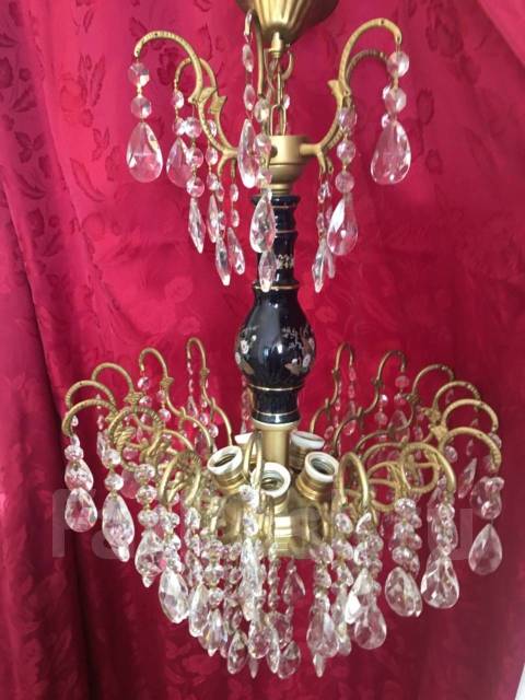 Продам люстру, б/у, в наличии. Цена: 10 000₽ во Владивостоке