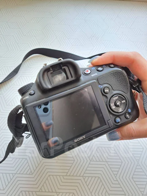 Sony Alpha SLT-A58 ����