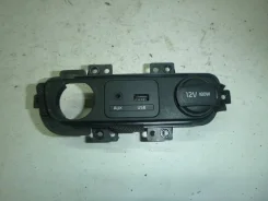 ������ AUX Kia Sportage 961103W000 961103W000 ����