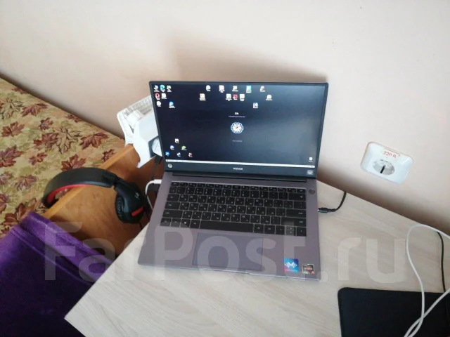 Honor MagicBook 14. 14", 2,1����, ��� 8 ��, ���� 512���, WiFi: 1, Bluetooth: 1, ����������� �� 5��. ����