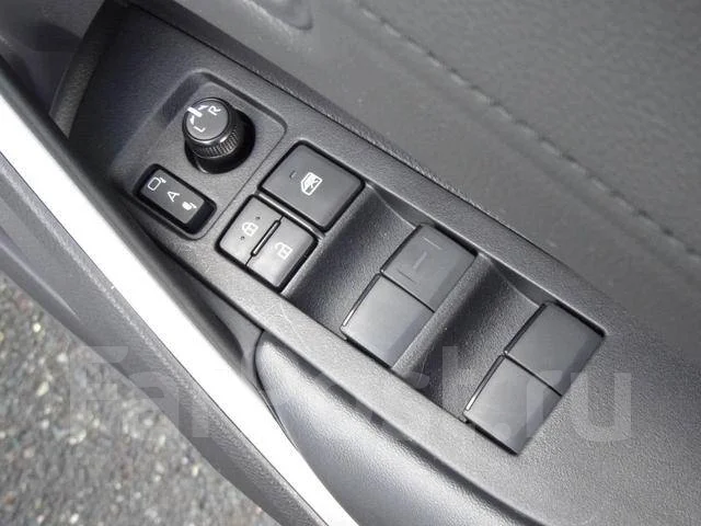Toyota Corolla Cross. ��������, 4wd, 1.8 (98��.�.), ������, 1 000����. ��, �/�, ��� ���. ��� ����� �� ������������ ����