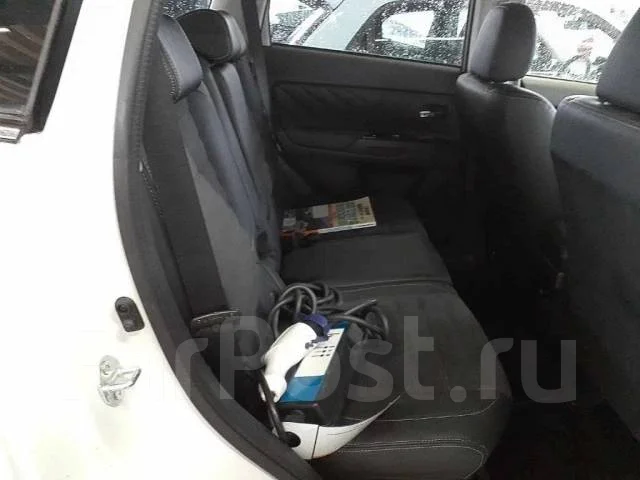 Mitsubishi Outlander. ��������, 4wd, 2.0 (118��.�.), ������, 30 000����. ��, �/�. ��� ����� �� ������������ ����
