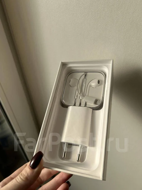Apple iPhone 7. �/�, 32 ��, ������ ����