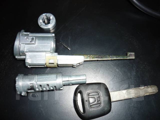 Изготовление авто ключей по замку, ремнот замков зажигания во Владивостоке