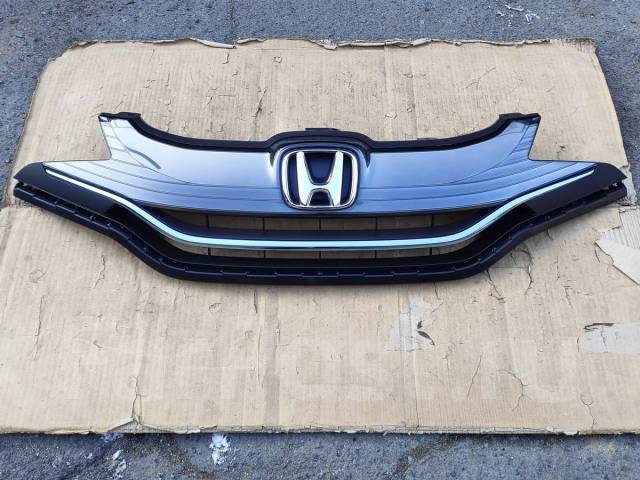 Решетка радиатора Honda FIT GK GP (GK3 GK4 GK5 GK6 GP5 GP6) 2013-2015г ...