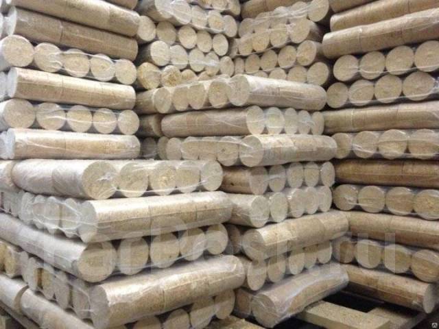 Топливные брикеты, упаковка 10 кг, цена 150 рублей, в наличии. Цена ...