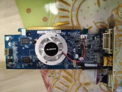 Quadro GV100 ����