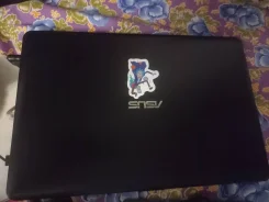 Asus X540S. 1,9����, ��� 4 ��, ���� 111���, WiFi, Bluetooth, ����������� �� 5��. ����