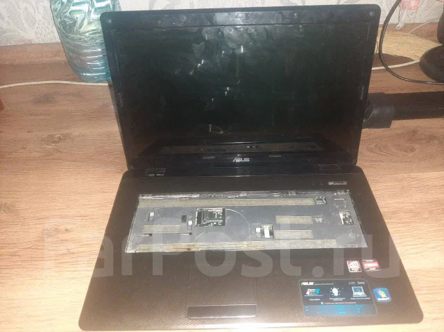 Asus K72DR. 17.3", 2,1����, ��� 4 ��, ���� 640���, WiFi: 1, Bluetooth: 1 ����