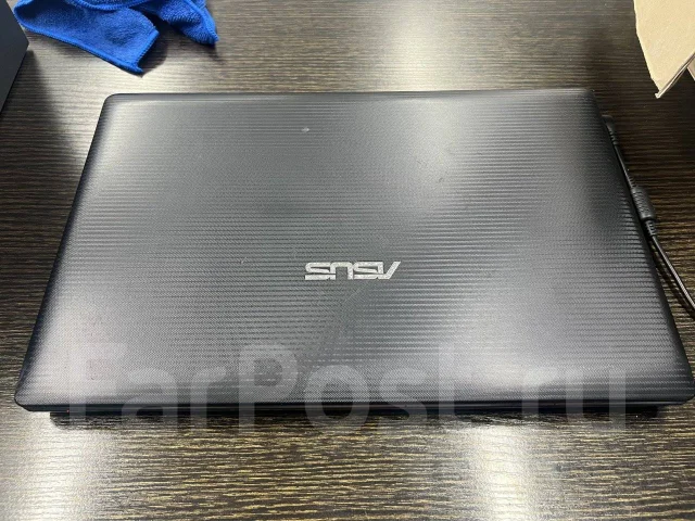 Asus. 15.6", 2,4����, ��� 4 ��, ���� 120���, WiFi: 1, Bluetooth: 1, ����������� �� 2��. ����