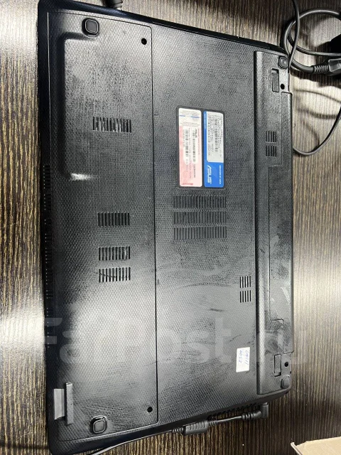 Asus. 15.6", 2,4����, ��� 4 ��, ���� 120���, WiFi: 1, Bluetooth: 1, ����������� �� 2��. ����