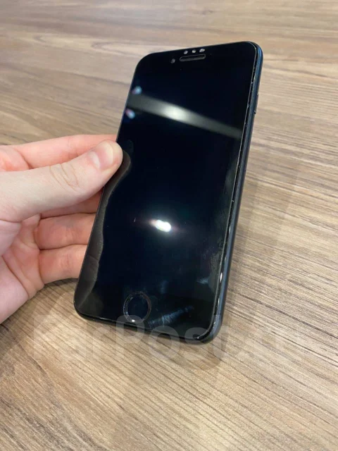 Apple iPhone 7. �/�, 32 ��, ������, 3G, 4G LTE ����