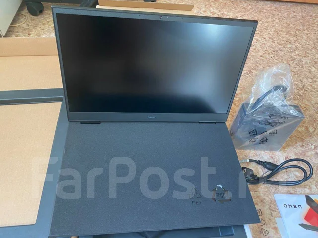 HP Omen 17. 17.3", 30����, ��� 16 ��, ���� 1 000���, WiFi: 1, Bluetooth: 1, ����������� �� 8��. ����