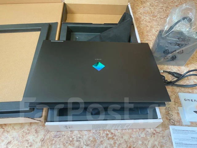 HP Omen 17. 17.3", 30����, ��� 16 ��, ���� 1 000���, WiFi: 1, Bluetooth: 1, ����������� �� 8��. ����