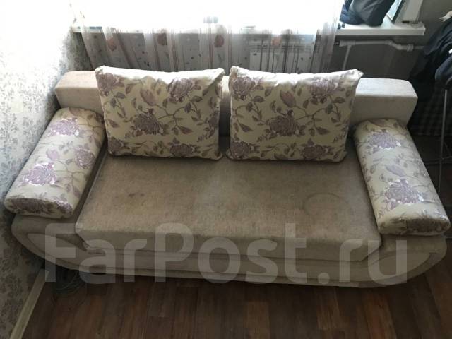 Диван, б/у, в наличии. Цена: 4 000₽ в Хабаровске