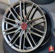 Vossen VFS-4. 8.0x18", 5x100, ET35, �� 73,1���. ����