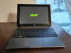 ������-������� Acer Switch One. 10.1", 1,4����, ��� 2048 ��, ���� 32���, WiFi: 1, Bluetooth: 1, ����������� �� 8��. ����
