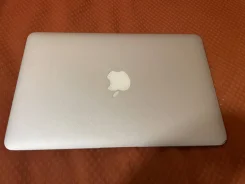 Apple MacBook Air 11. 11", 1,6����, ��� 2048 ��, ���� 60���, WiFi: 1, Bluetooth: 1, ����������� �� 4��. ����