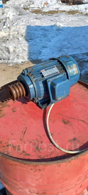 Электродвигатель, б/у, в наличии. Цена: 5 000₽ в Уссурийске