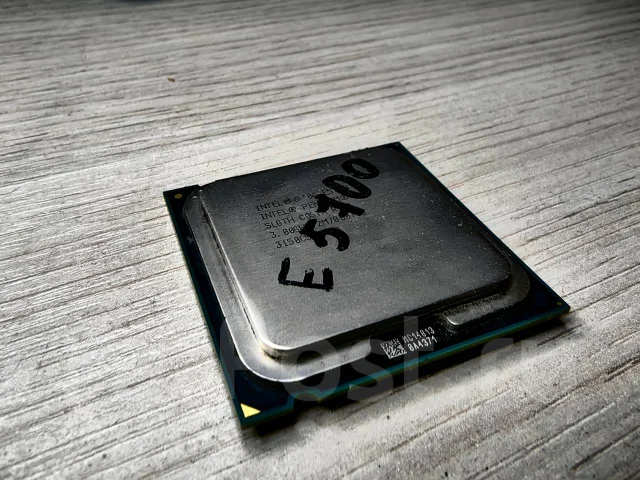 Intel Pentium E5700 ����