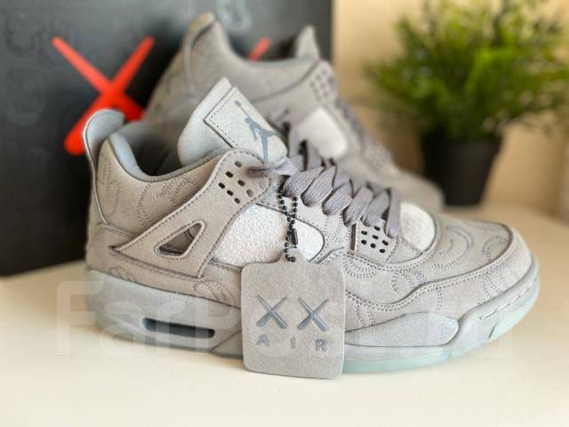 Nike air jordan cheap 4 retro x kaws