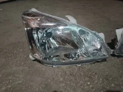 ���� Toyota Premio 01-04 �. �. �����, ������� 811502B800 ����