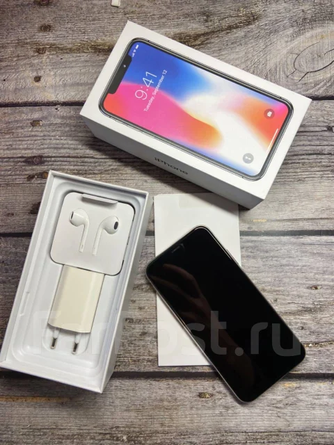 Apple iPhone X. �/�, 64 ��, �����, 3G, 4G LTE, NFC ����