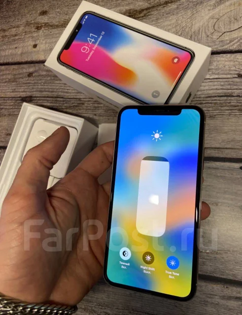 Apple iPhone X. �/�, 64 ��, �����, 3G, 4G LTE, NFC ����