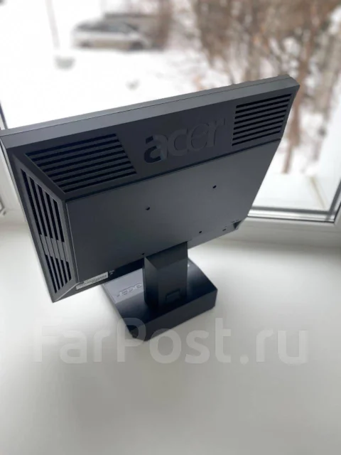 Acer. 17" ����