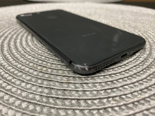 Apple iPhone 8 Plus. �/�, 64 ��, ������, 3G, 4G LTE ����