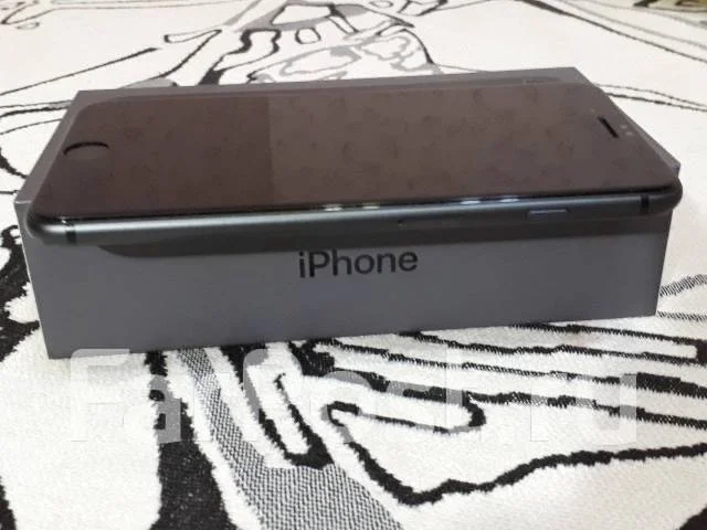 Apple iPhone 8 Plus. �/�, 64 ��, ������, 3G, 4G LTE, NFC ����