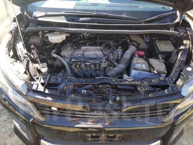 Toyota Voxy. ZWR80 ZRR80 ����