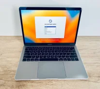 Apple MacBook Air 13 2018 MRE92. 13.3", 1,6����, ��� 8 ��, ���� 256���, WiFi: 1, Bluetooth: 1, ����������� �� 8��. ����