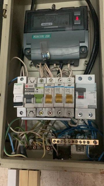 Подключу люстру, повешу телевизор, соберу и прибью полочку, муж на час ...