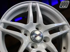 X'trike X-102. 5.5x13", 4x98, ET35, �� 58,5���. ����