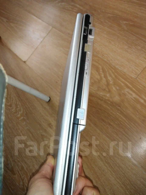 Samsung. 15", ��� 1024 ��, WiFi: 1, Bluetooth: 1, ����������� �� 3��. ����