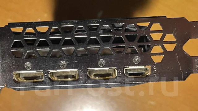 Radeon RX 5500 XT ����