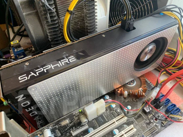 Radeon RX 580 ����