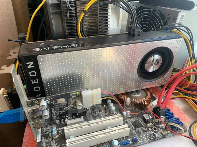 Radeon RX 580 ����