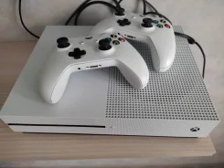 Microsoft Xbox One S ����