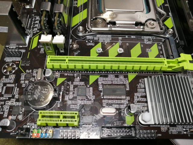 LGA2011 ����
