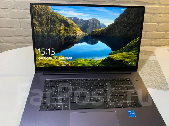 Huawei MateBook D 15. 15.6", 3����, ��� 8 ��, ���� 265���, WiFi: 1, Bluetooth: 1, ����������� �� 8��. ����