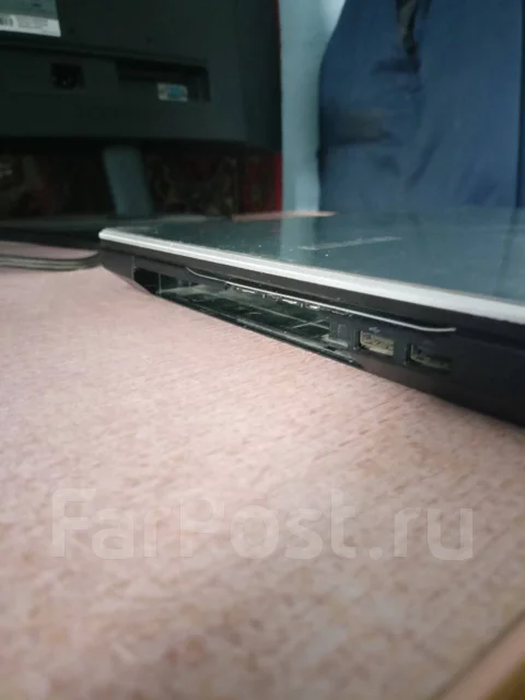 Samsung 305V5A. 15.6", 1,7����, ��� 4 ��, WiFi: 1, Bluetooth: 1 ����