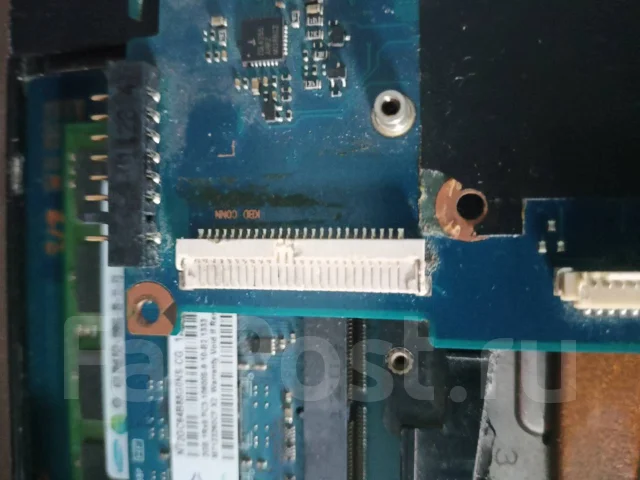 Samsung 305V5A. 15.6", 1,7����, ��� 4 ��, WiFi: 1, Bluetooth: 1 ����