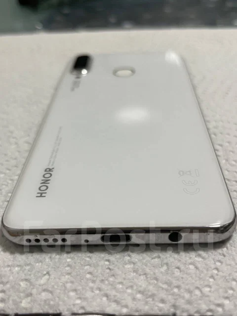 Honor 20S. �/�, 128 ��, �����, 3G, 4G LTE, Dual-SIM, NFC ����