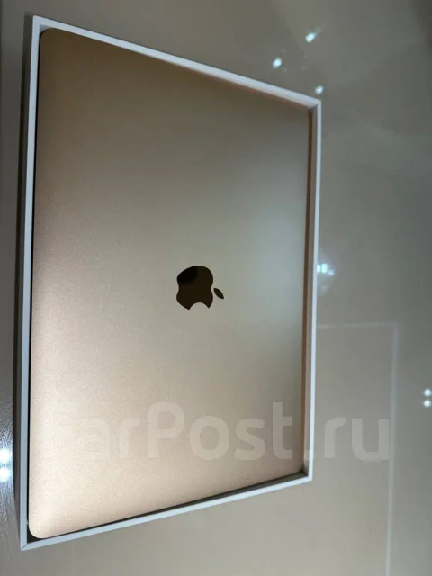 Apple MacBook Air 13 2018. 13.3", 1,6����, ��� 8 ��, ���� 218���, WiFi: 1, Bluetooth: 1 ����
