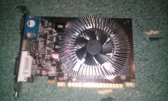 GeForce GT 440 ����
